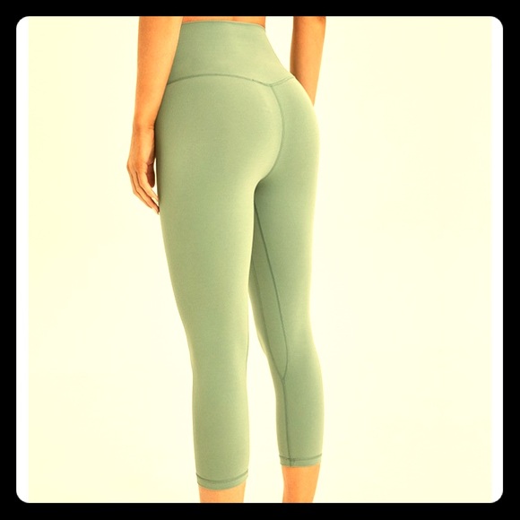 💓Astoria LUXE Max Support 3/4 Legging - Picture 2 of 5
